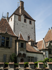Fototapeta na wymiar Castillo Museo medieval Oberhofen SuizaOLYMPUS DIGITAL CAMERA