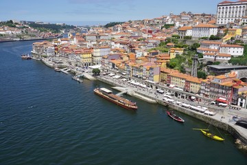 Fototapeta na wymiar Scenic view of Porto, the second largest city in Portugal
