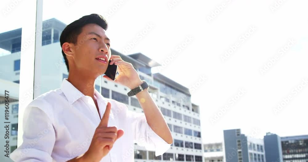 Aufkleber a man calling on his smartphone and pointing something