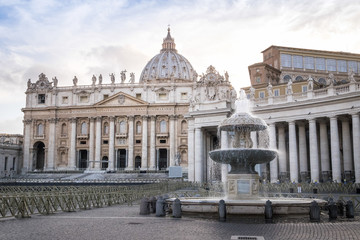 Naklejka premium Saint Peter's Basilica and square in Vatican City