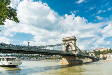 Obraz premium Budapest, Hungary - 15 August 2016. Famous spectacular The Szechenyi Chain Bridge