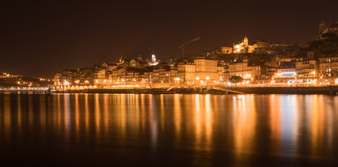 Fototapeta na wymiar Night view in Porto, Portugal ポルトガルの夜景