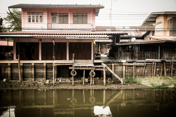 Naklejka premium Explore the urban