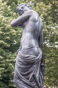 Statue de Afrodita de Parque del Muelle de Avil&eacute;s en Asturias