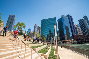 Fototapeta na wymiar The Chicago River and downtwn Chicago skylinechicago, river, lak