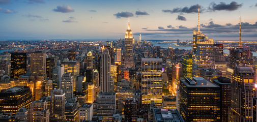 Panoramisch uitzicht over New York City bij zonsondergang