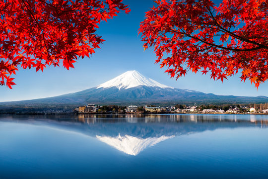 Berg Fuji in Japan im Herbst