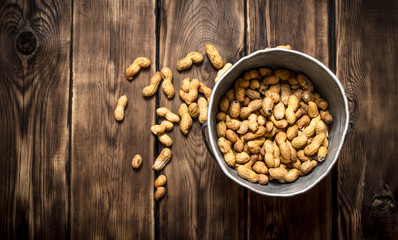 Peanuts in the old pot.