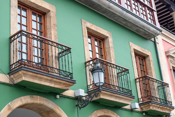 Mediterrane Fassade in Avilés Asturien (Asturias) Spanien