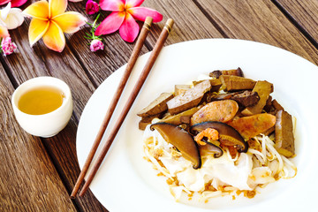 Rice noodle crepe with tofu, shrimp and pork