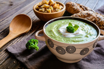 Creamy broccoli soup