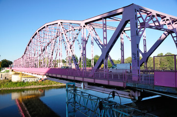 Most Tolerancji – most na Odrze w Głogowie w województwie dolnośląskim © konik60