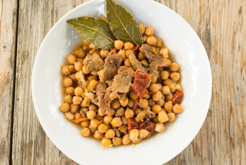 Stufato di ceci con carne