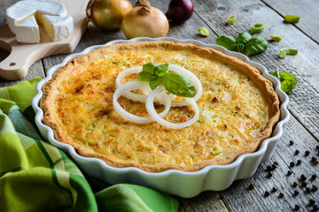 Onion Quiche with Camembert, leek and eggs