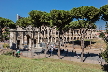Obraz premium Near Colosseum stands Arch of Constantine. Rome. Italy.