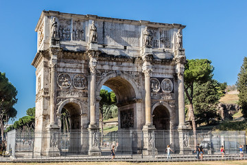 Obraz premium Near Colosseum stands Arch of Constantine. Rome. Italy.