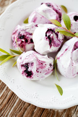 Blueberry meringue