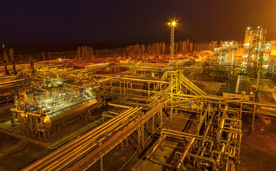 oil refinery at night, the view from the top