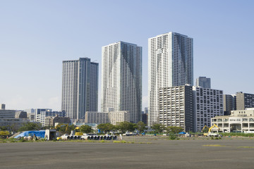 Fototapeta na wymiar 2020年東京オリンピック選手村　建設地　背景晴海　高層マンション　基礎工事完了
