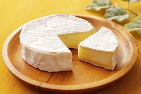 カマンベールチーズ　Camembert cheese