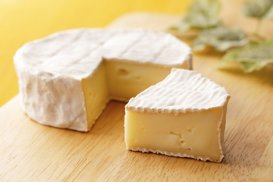 カマンベールチーズ　Camembert cheese