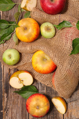 various kinds of apples