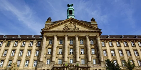 Oberlandesgericht DÜSSELDORF am Düsseldorfer Rheinufer © ErnstPieber