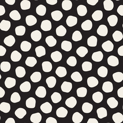 Vector Seamless Black And White Jumble Circles Pattern