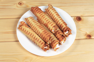 Wafer rolls with cream