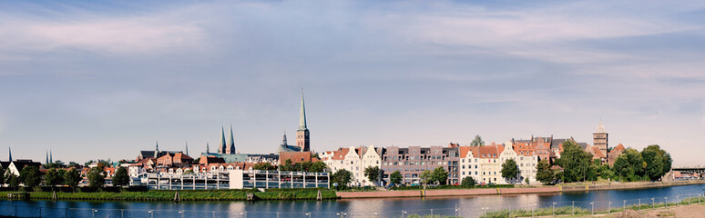 Naklejka premium lübeck,stadtansicht von osten gesehen in vintage film look
