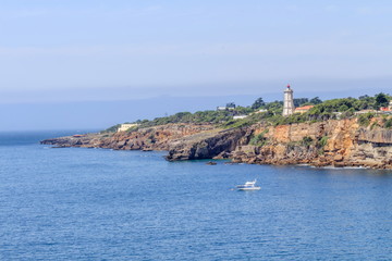 Vista da costa de Cascais em Portugal 