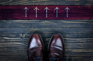 Arrows message and business shoes