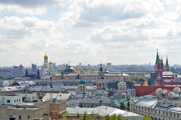 Naklejka premium Вид на московский кремль со смотровой площадки Центрального детского магазина на Лубянке