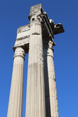 Colonnes antiques près du Theatre de Marcellus à Rome