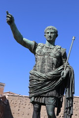 Statue de Jules C&eacute;sar &agrave; Rome