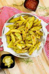 Roasted potato wedges with herbs