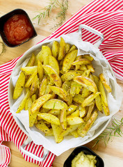 Roasted potato wedges with herbs