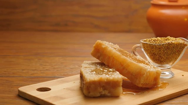 Composition of honey, honeycomb, bee bread and green apples (LR Pan, No 8.2)
