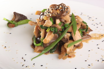 warm mushroom salad with meat