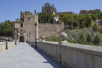 Obraz premium Saint Martin medieval bridge in Toledo, Spain