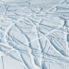 Fototapeta na wymiar ski tracks in the mountains