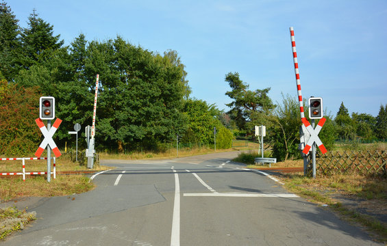 Bahnschranke ge&ouml;ffnet