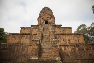 Fototapeta na wymiar Mountain temple in Angkor, Cambodia