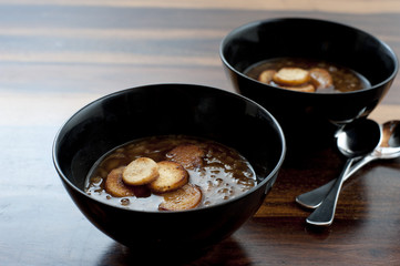 Croutons in French onion soup