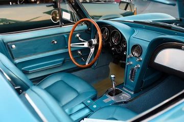 Abwaschbare Fototapete Hellblau klassisches Retro-Vintage-blaues Auto