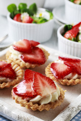Cake with strawberry