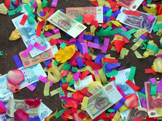 Wedding traditions (money petals)