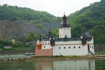 Fototapeta na wymiar Kaub am Rhein Mittelrehintal