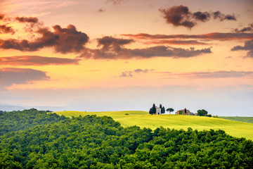 Fototapeta premium Beautiful tuscan landscape view in Val dOrcia region near Pienza town on the morning in Italy