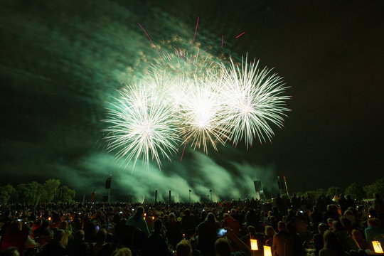 Feuerwerksfestival - Flammende Sterne in Ostfildern